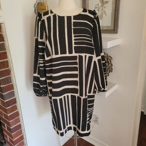 Eloquii Puff Sleeve Easy Tee Black and White Geometric Pattern Dress 16